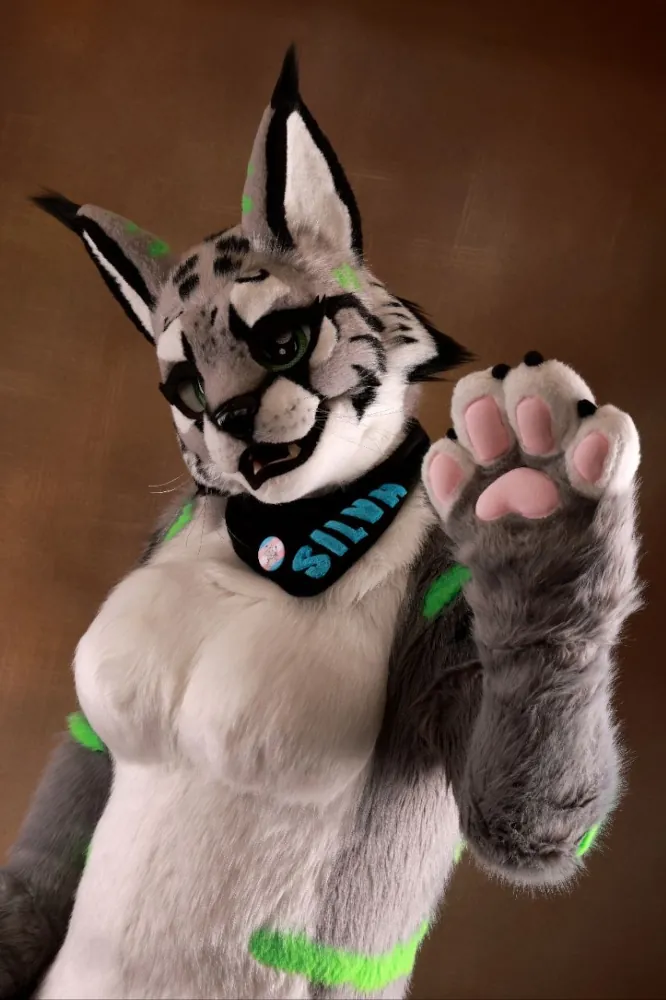 Silva in her Fursuit, greeting